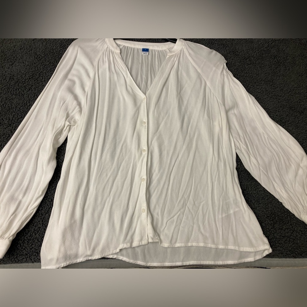 Large white Old Navy blouse